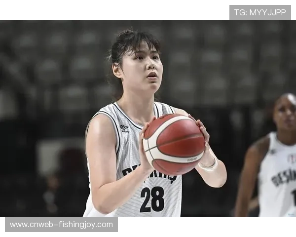 李月汝从WNBA主力轮换沦为无敌联赛边缘人，处境艰难
